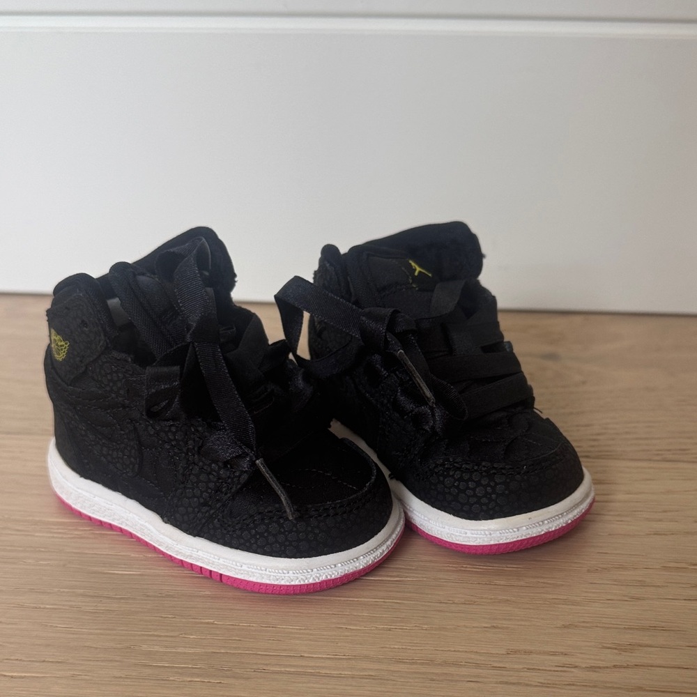 Nike Air Jordan  Kids Black Sneakers with Pink Soles